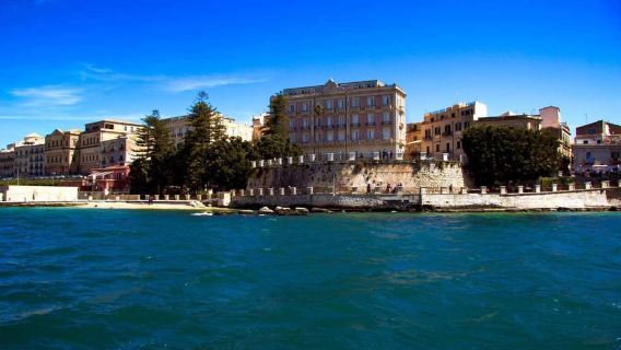 Siracusa: Ortygia Island Boat Tour with Grotto Visit