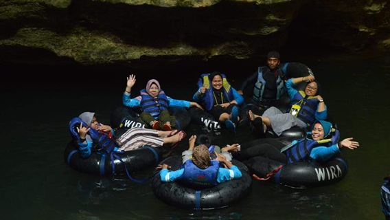 Yogyakarta Pindul Cave & Oyo River Tubing Experience: Meet at the meeting point
