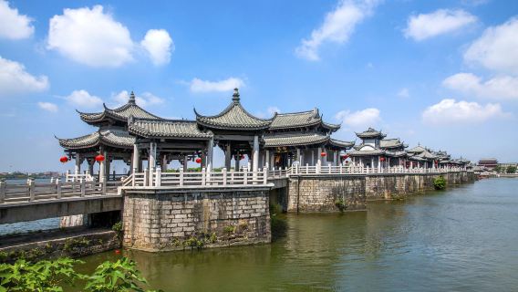 Chaoshan one-day tour[Han Wenggong Temple + Kaiyuan Temple + Chaozhou Ancient City] English guide