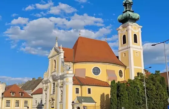 匈牙利布達佩斯+杰爾+潘諾恩哈爾姆千年修道院包車一日遊