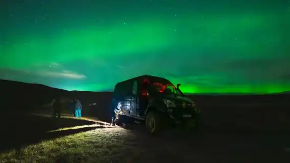 ทัวร์แสงเหนือไอซ์แลนด์ (เลือกได้ระหว่างรถออฟโรด/รถจี๊ป/รถตู้/รถทัวร์ + ถ่ายรูปแสงเหนือ)
