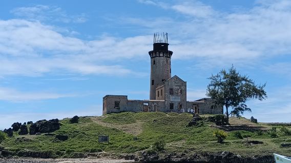 Mauritius speedboating three islands (Lighthouse Island + Île aux Cerfs + Egret Island snorkeling + Southeast Estuary Waterfall)