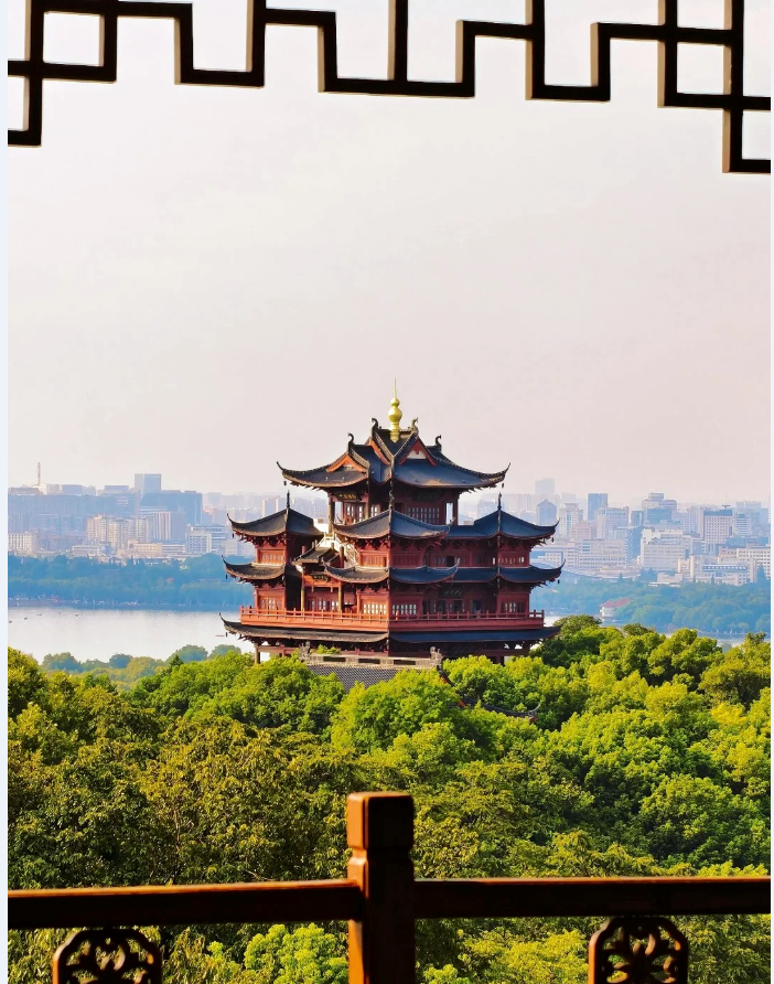 "Lake Poetry & Painting: Wushan's Millennial Verdant Journey" Qing He Fang + City God Pavilion + Sanmao Temple + Wushan No.1 Peak + Jianghu Hui Guan Pavilion + Live Guide Service