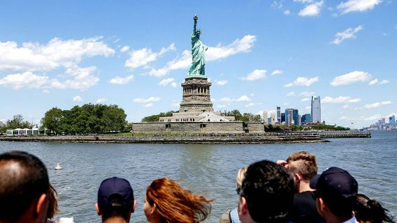 New York: 90-Minute Lower Manhattan Landmarks Sightseeing Cruise