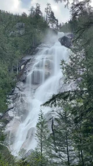 Canada Shannon Falls Provincial Park and Whistler Village round-trip day tour