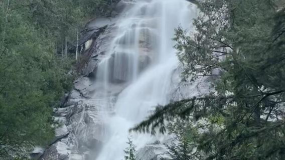 Shannon Falls + Whistler Village Hin- und Rückfahrt