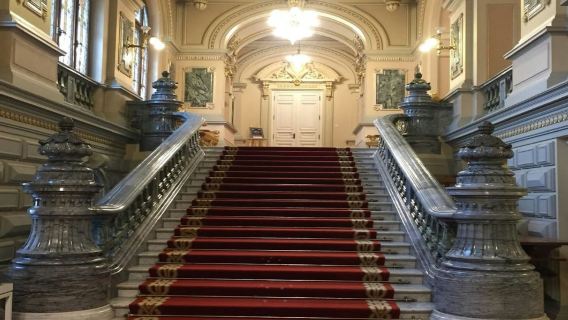 พระราชวังโคโตรเซนี: บัตรเข้าชมแบบไม่ต้องต่อบัตร + ทัวร์พร้อมไกด์