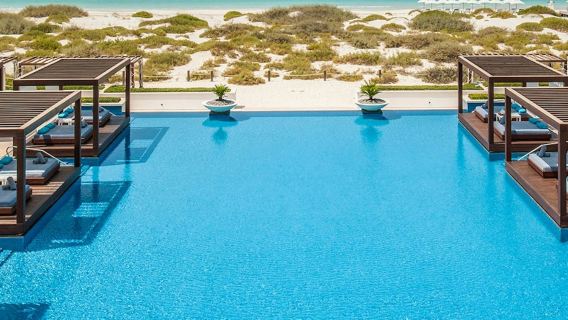Saadiyat Beach Club: Tageskarte