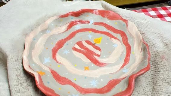 Jingdezhen Wuyu Pottery / Qini Xiaozhu Pottery Intangible Cultural Heritage Handcraft Experience (Dual Venue Access)|Professional Pottery/Vase Making Experience