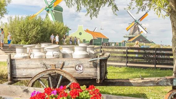 荷蘭阿姆斯特丹沃倫丹漁村+羊角村來回一日遊【中文專車】