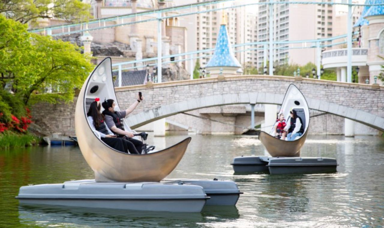 Lotte World Seokchon Lake Moon Boat/UFO Boat Voucher (Lotte ticket required)