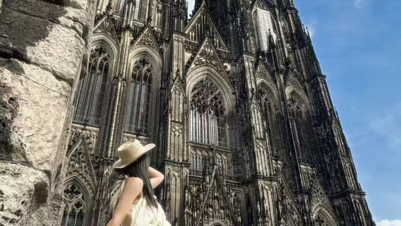 Tagesausflug nach Frankfurt, Bonn, Beethoven-Haus Bonn, Kölner Dom und Hohenzollernbrücke