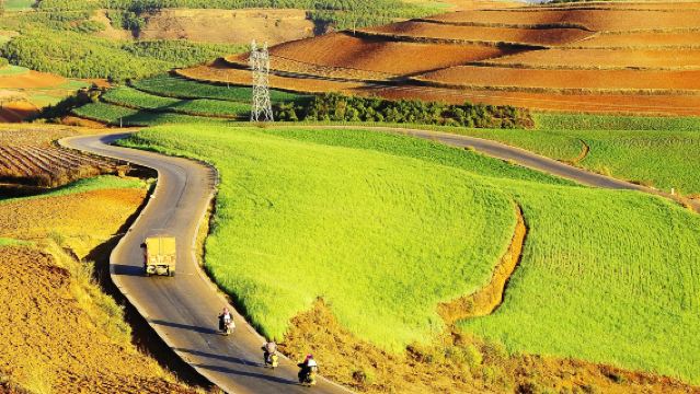 Kunming Dongchuan Rote Erde Gruppen-Tagesausflug: Bewundern Sie die künstlerische Natur der feurig roten Erde