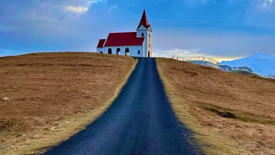 Tour di un giorno della penisola di Snæfellsnes in Islanda con guida in cinese e inglese, casa rossa, chiesa nera e spiaggia delle foche, opzione gruppo piccolo di 8 persone