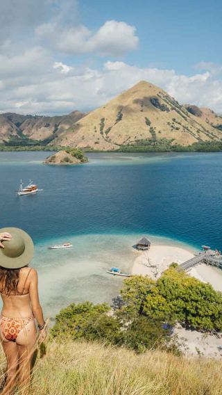 Half-day Boat Tour to Kelor Island, Manjerite, and Sunset at Kalong Island