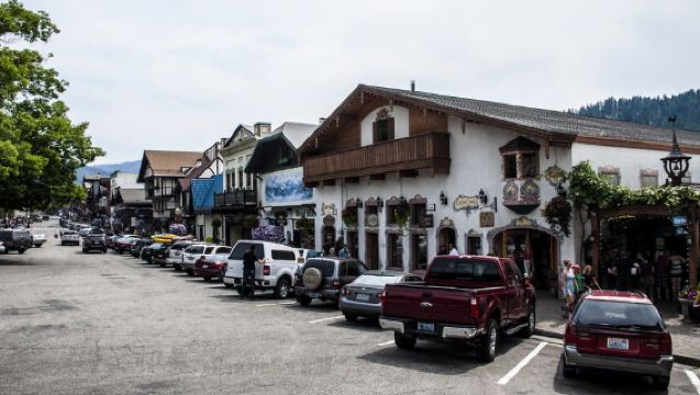 美國西雅圖+斯諾誇爾米瀑布+萊文沃斯德國村【中文包車上門接】