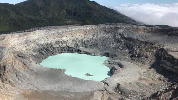 1-day tour in Costa Rica - Poas volcano + Doka coffee estate + La Paz waterfall
