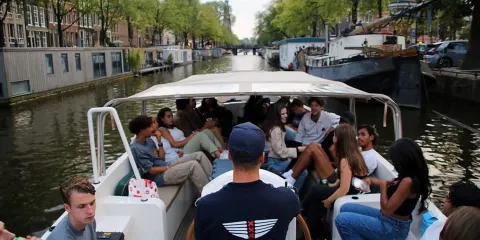 阿姆斯特丹:環保船運河郵輪之旅,配備本地船長現場講解