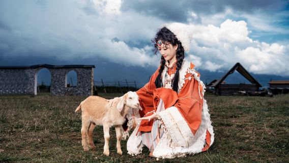Lijiang travel photo shoot/outdoor travel photo shoot base | Lijiang old town pick-up and drop-off + horseback riding photo shoot + professional photo shoot and retouching