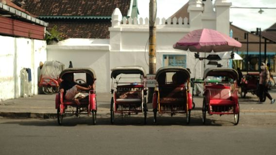 Tour audio delle attrazioni di Surakarta: Patrimonio culturale e splendore reale