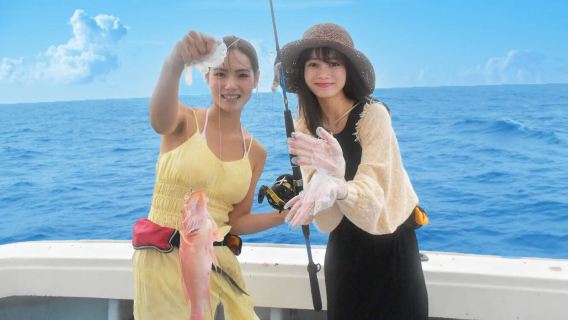 沖縄県三重城港・宜野湾で3時間&1日深海釣りツアー【初心者歓迎・貸切ボートあり】