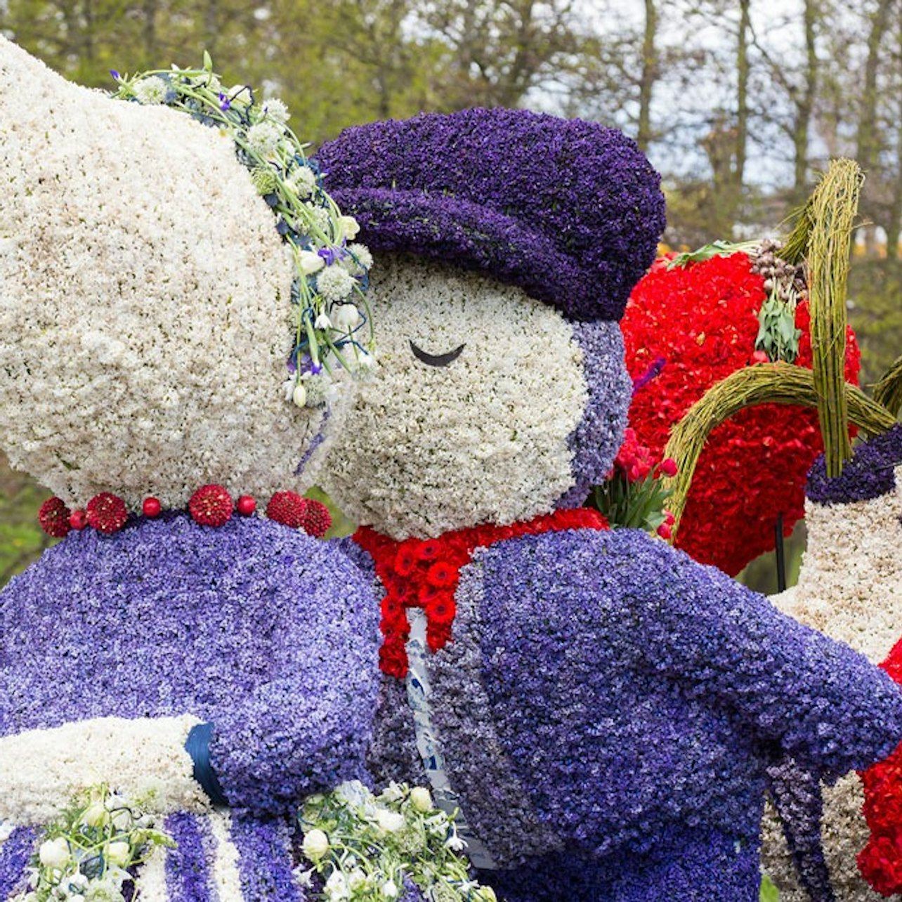 Keukenhof & Flower Parade: Entry Ticket + Transport