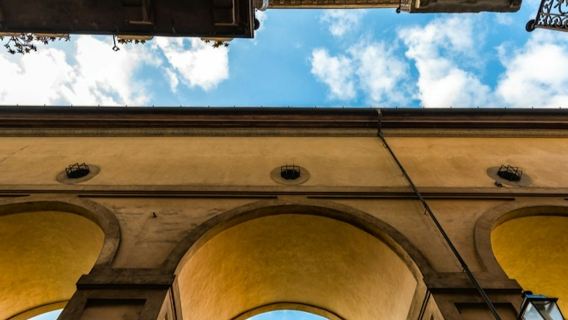 Uffizi Gallery & Vasari Corridor: Reserved Entry + Small Group Guided Tour