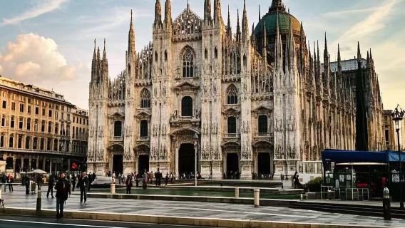 義大利米蘭購物與設計之旅一日遊【中文司導10H服務】