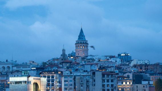 ทัวร์อิสตันบูลบาซิลิกาซิสเทิร์น + พระราชวังบาเช + พระราชวังเบย์เลอร์เบยีในตุรกี