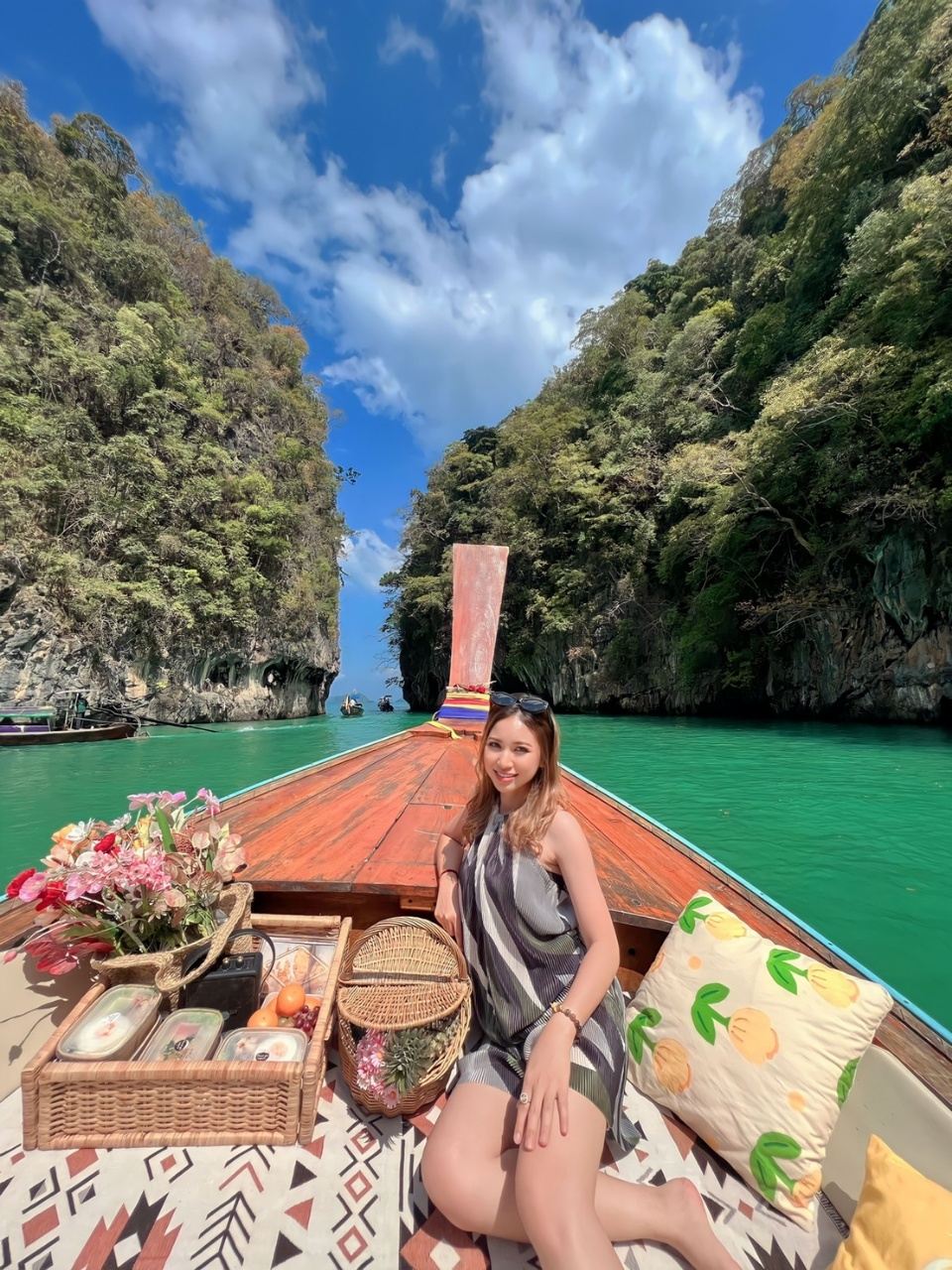 Tour privato personalizzato in barca tradizionale di lusso a Krabi all'isola rossa per mezza giornata/tour di un giorno + pesca in mare + snorkeling