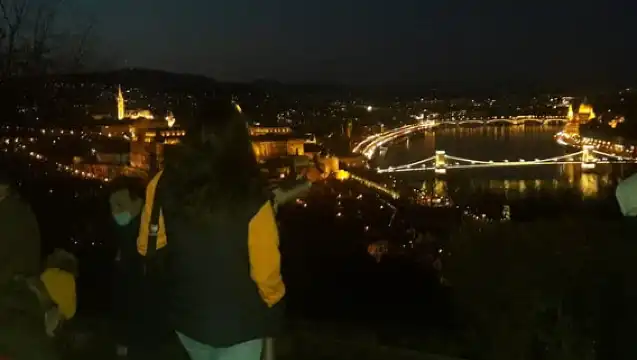 Budapest: Evening Castle Hill Tour with Fishermen's Bastion