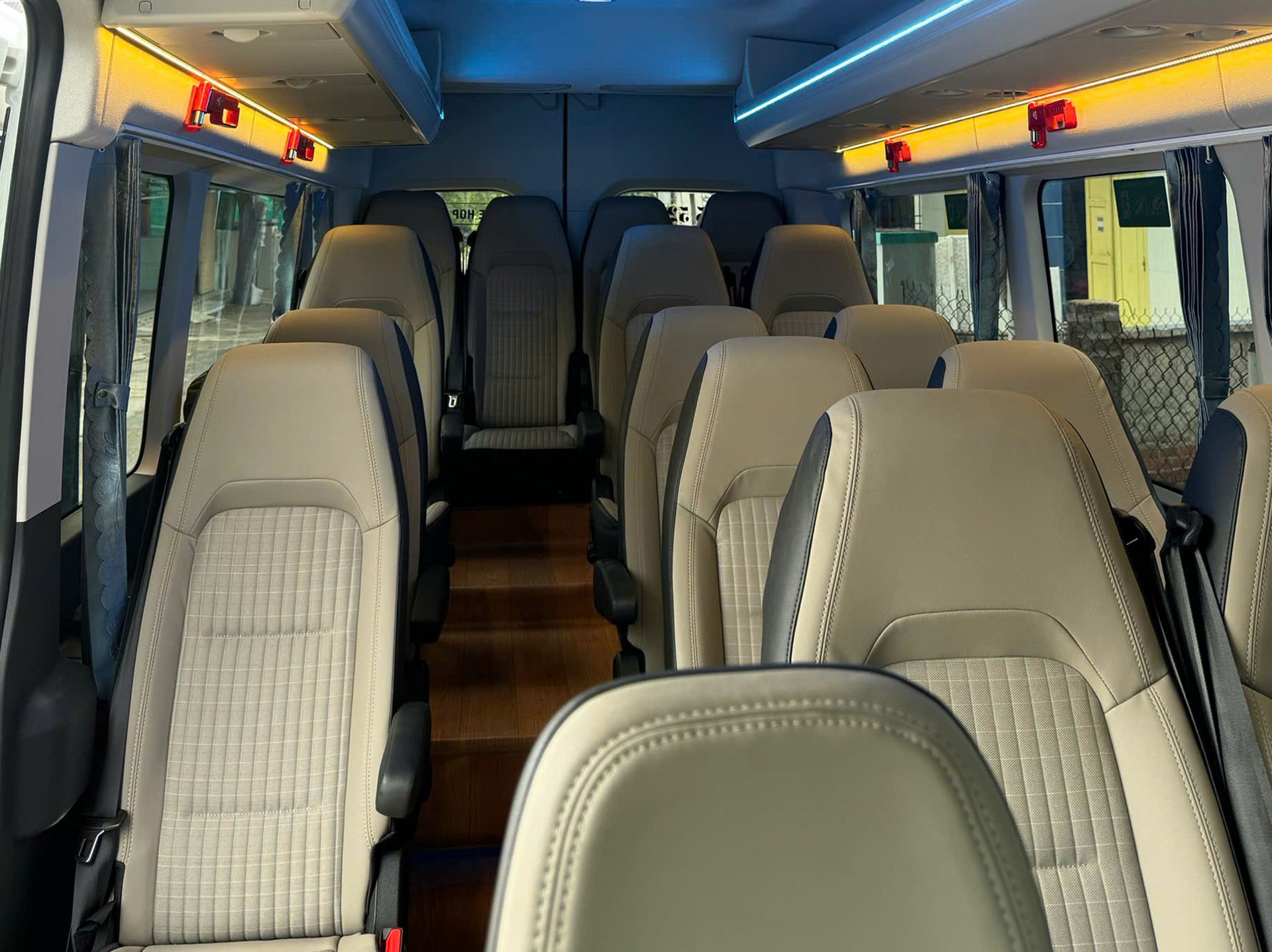 Частный автомобиль из Майчау в Ниньбинь (Тамкок, Чанг-Ан)