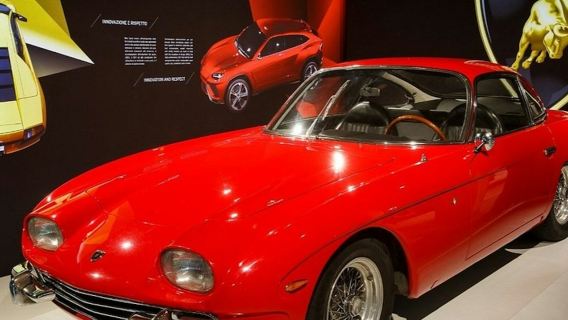 Bologna: Visita guidata al Museo Lamborghini + Biglietto d'ingresso