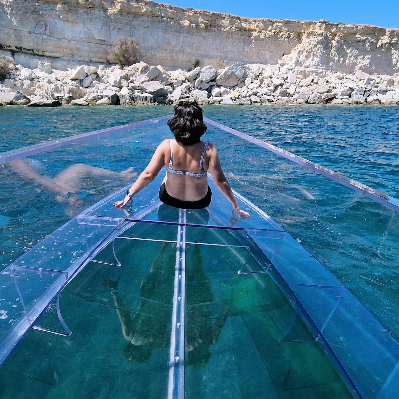 Syrakus: Transparente Bootstour entlang der Küste und zu den Meereshöhlen + Badestopp