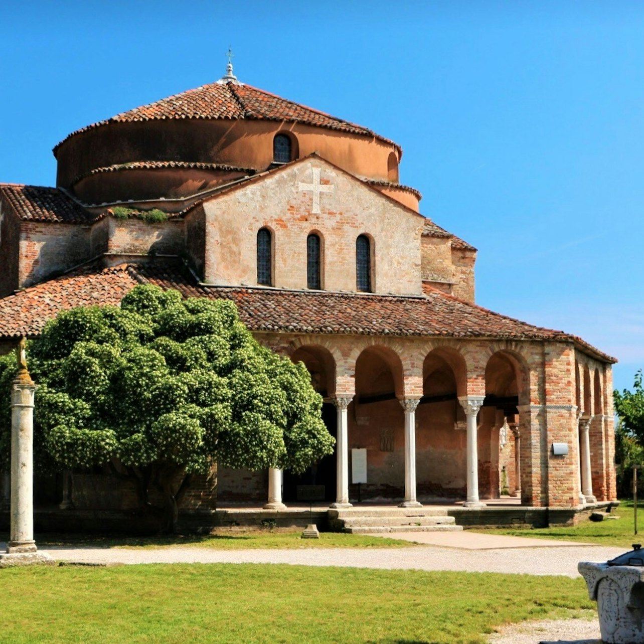 Murano, Burano & Torcello: Boat Tour from St. Mark's Square + Glass-blowing Demo