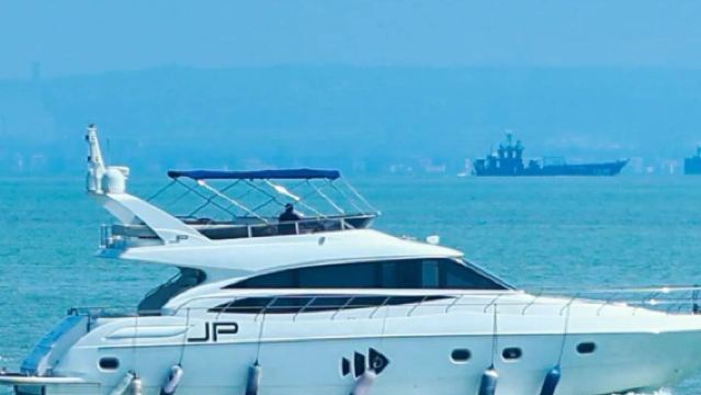 【海口遊艇租賃】華彩海口灣JP60尺豪華遊艇包船出海海釣觀光商務接待支援生日求婚定制，解鎖海上尊崇時光