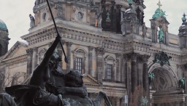 Berlin city center - Charlottenburg Palace - Kurfurstendamm (Kurfurstendam) - Gendarmenmarkt - private charter - top pick