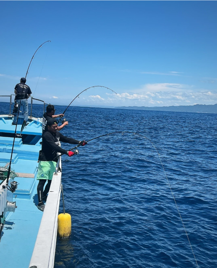 Departing from Osaka: Osaka Bay Fishing Paradise Day Tour/Half-Day Tour