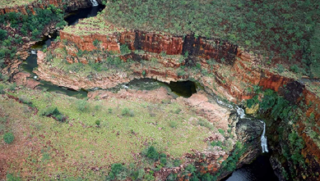 Australia helicopter flight over twin flame falls and Isdell river