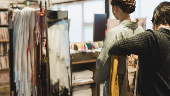 Kimono/yukata & hair styling experience at TekuTeku Kyoto Karasuma branch
