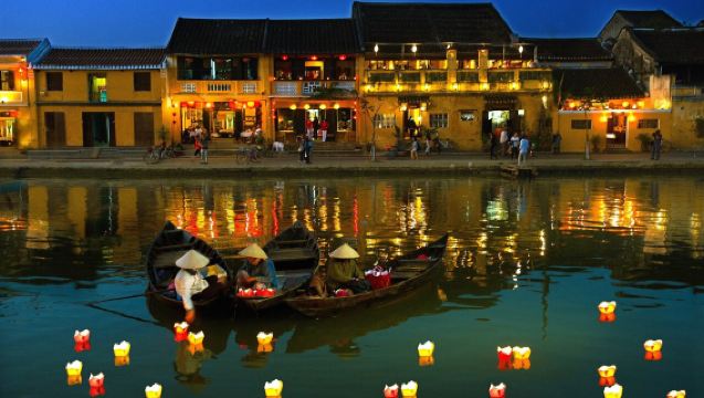 Vietnam Hội An Nehri Gece Tekne Turu ve Fener Deneyimi | Hoai Nehri Akşam Tekne Turu ile Fener Deneyimi