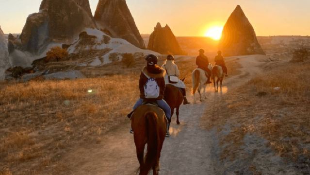 Cappadocia Cưỡi ngựa