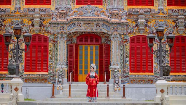 ทัวร์ชมเมืองเว้จากดานัง (สุสานไคดิงห์-เจดีย์เทียนมู่-ป้อมปราการหลวงเว้) พร้อมรถรับส่งและอาหารกลางวัน