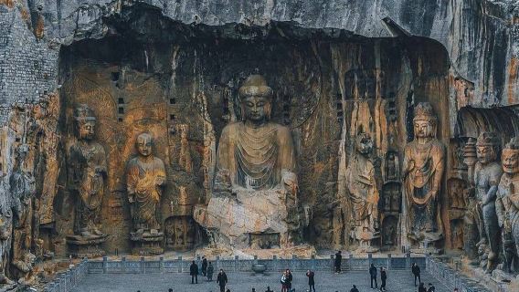 Luoyang Private Day Excursion: Longmen Grottoes, Luoyang Museum, and White Horse Temple
