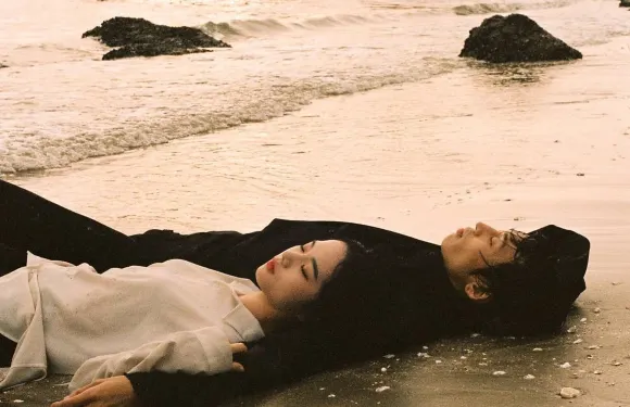 金昌Trip Moments【個人寫真跟拍/團隊航拍/情侶街拍/婚紗攝影攝像微電影/翻譯】