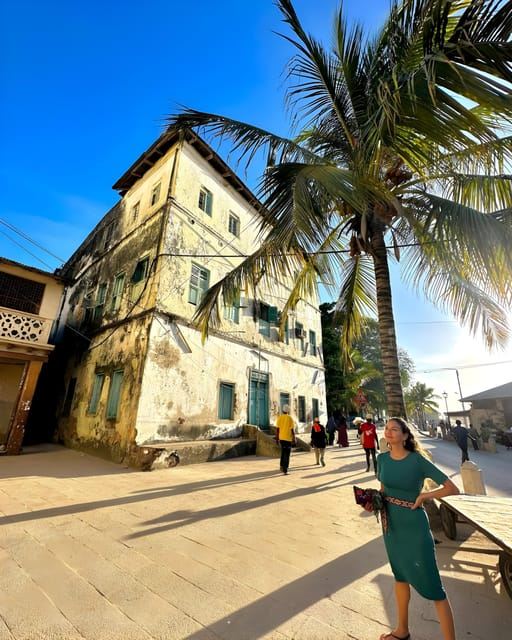 Stone Town: Walking Tour with English or German Guide