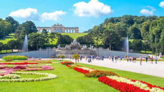 Wina: Tur Pribadi Istana Schonbrunn Tanpa Antrean
