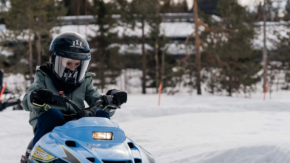 Finnische Schneemobil-Abenteuertour in Rovaniemi [Chinesischer Kundenservice + Englischsprachiger Reiseleiter] Spannendes Erlebnis