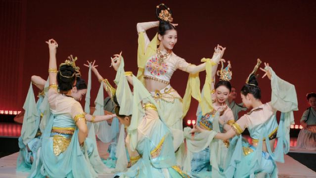 [Yibin] 24 Banquets • Immersive Royal Banquet (Ancient-style song and dance performance + Imperial treatment + Optional ancient costume change experience + Chinese-style feast)