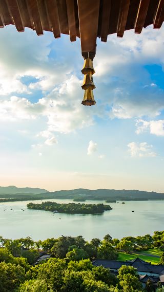 Hangzhou Lingyin Temple + West Lake Cruise + Leifeng Pagoda Day Trip, including Buffet Afternoon Tea and Song Dynasty Tea Ceremony.